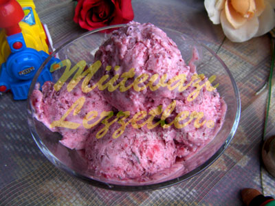 Çilekli Dondurma (fotoğraf)